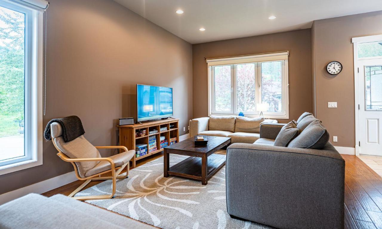 Aspen Lodge By Revelstoke Vacations Exterior foto